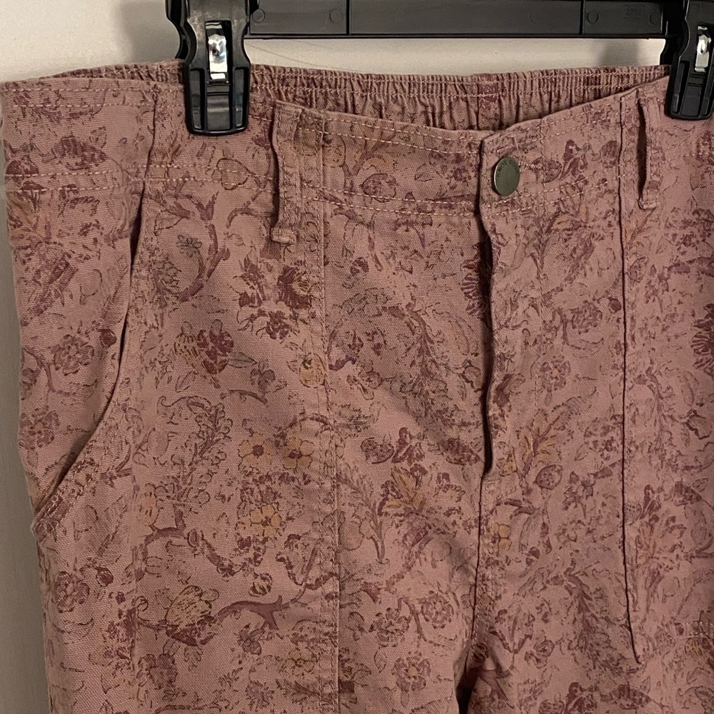 Floral Patterned women’s Pants